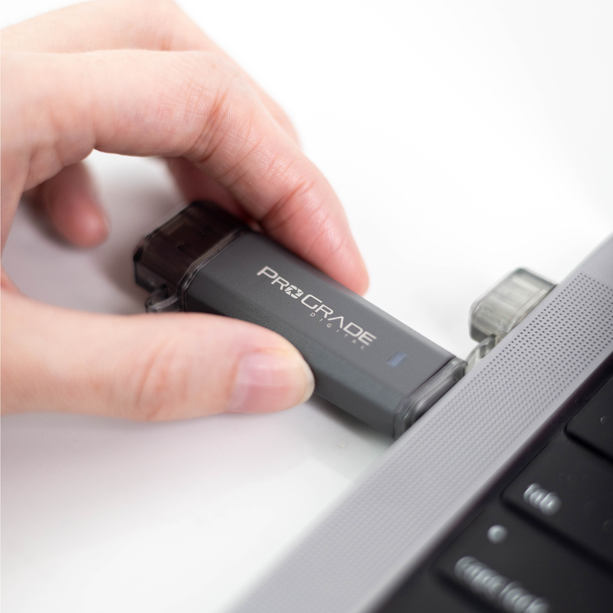ProGrade Digital Ultra-Portable SSD | USB 3.2 Gen 2 (PG30)